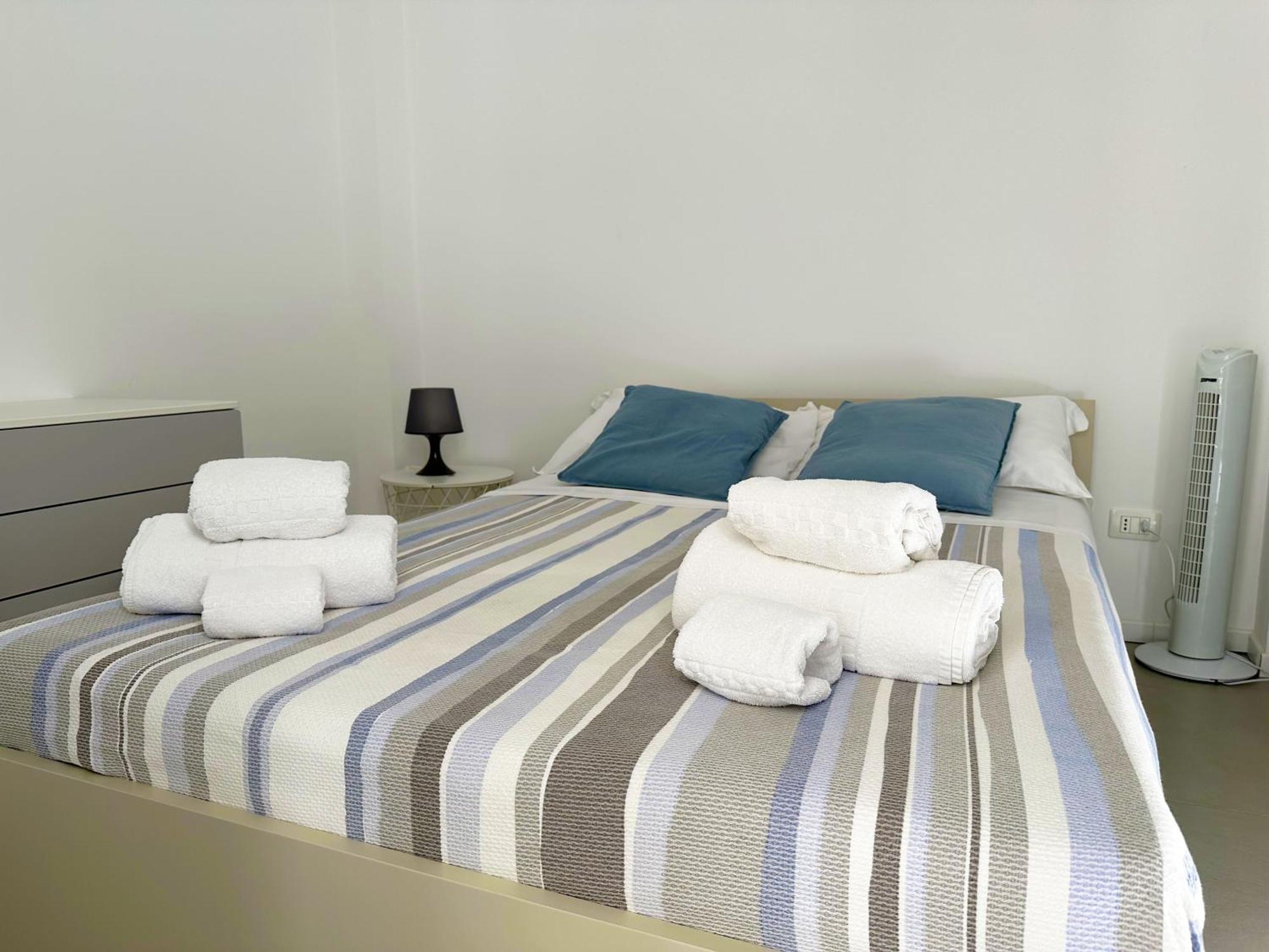 Portosalvo Holiday House Villa Marina di Ragusa Buitenkant foto